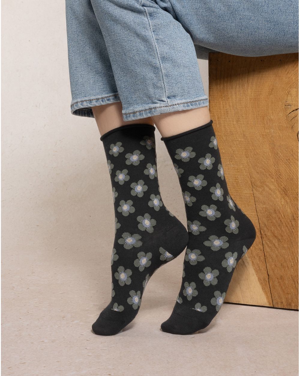 Blue Foret Fine Wool Flower Socks