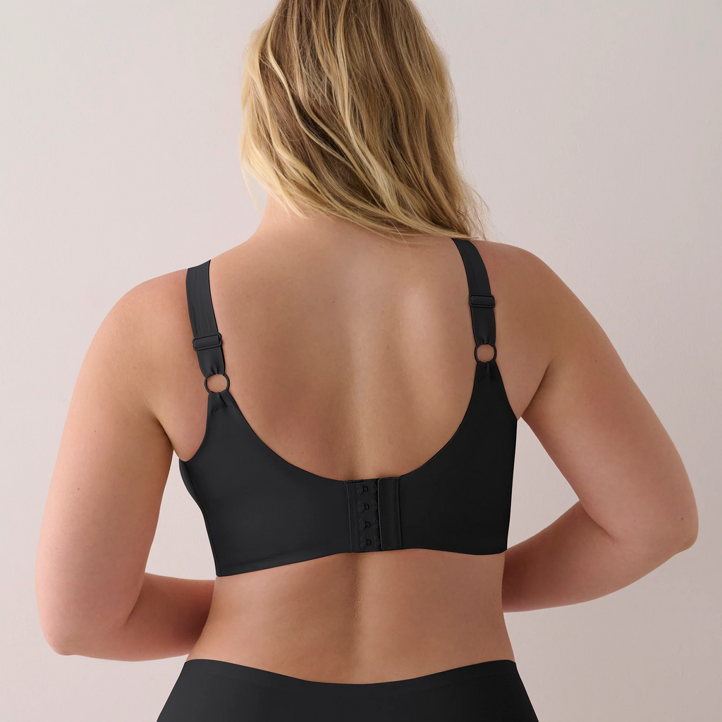 Evelyn & Bobbie The Busty Bra
